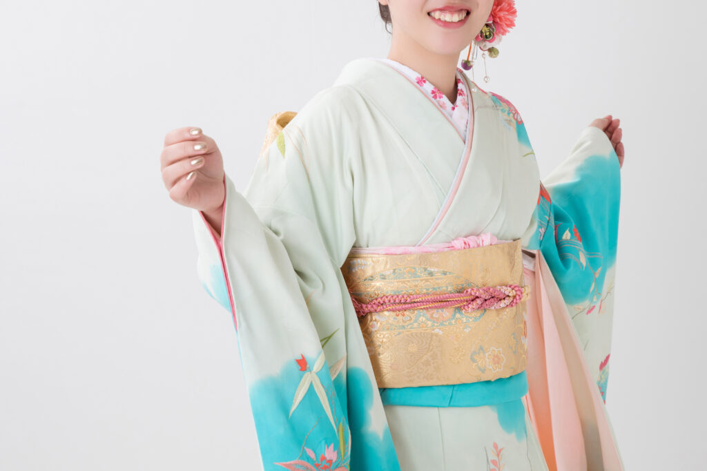 自作の振袖で迎える特別な成人式!DIYで叶える唯一無二の装いのアイキャッチ画像