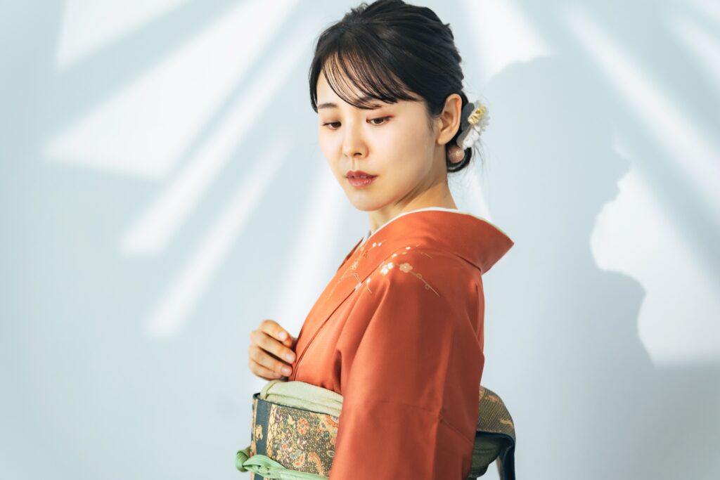 個性を引き立てる振袖選び!友達と被りにくい色とは?のアイキャッチ画像